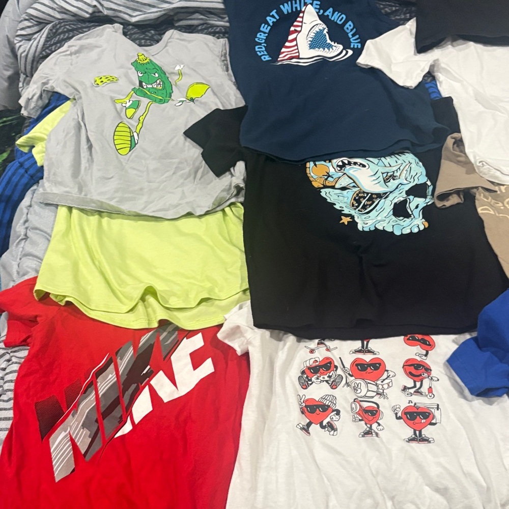 Nike Red and White Logo T-Shirt